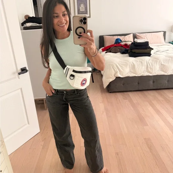 NWT Canada Goose White Belt Bag with Black Accents - Picture 5 of 6